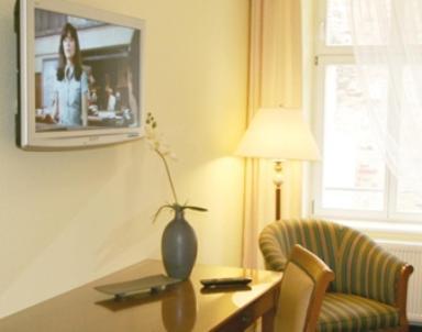 deckerts Hotel am Katharinenstift Lutherstadt Eisleben Zimmer foto